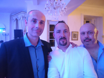 8397471_wedshoots.jpg