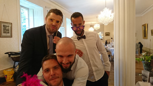 8398503_wedshoots.jpg