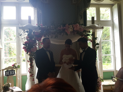 8420865_wedshoots.jpg